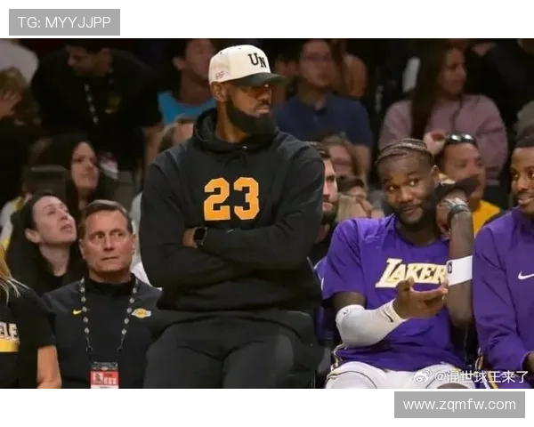 NBA新赛季揭幕战精彩回顾 詹姆斯领衔湖人对决勇士 双方火拼激烈比分胶着 NBA新赛季揭幕战精彩回顾 詹姆斯领衔湖人对决勇士 双方火拼激烈比分胶着