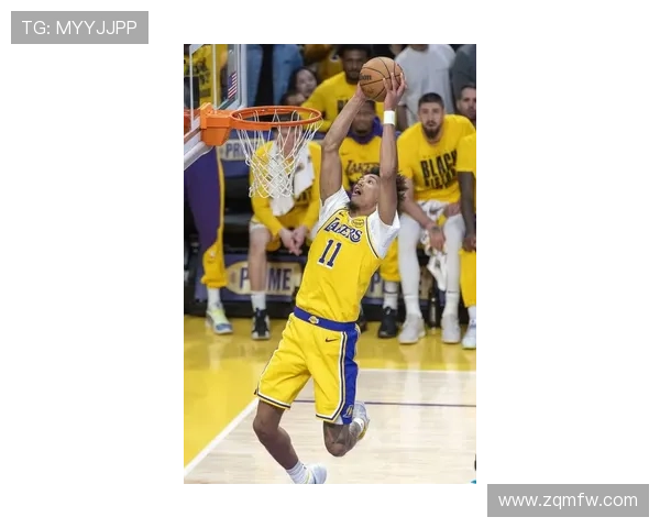 詹姆斯复出带领湖人逆转胜勇士，浓眉表现抢眼成关键先生